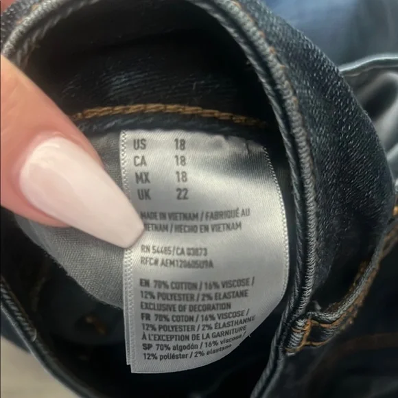 American Eagle Outfitters Blue Denim Shorts - Picture 3 of 3